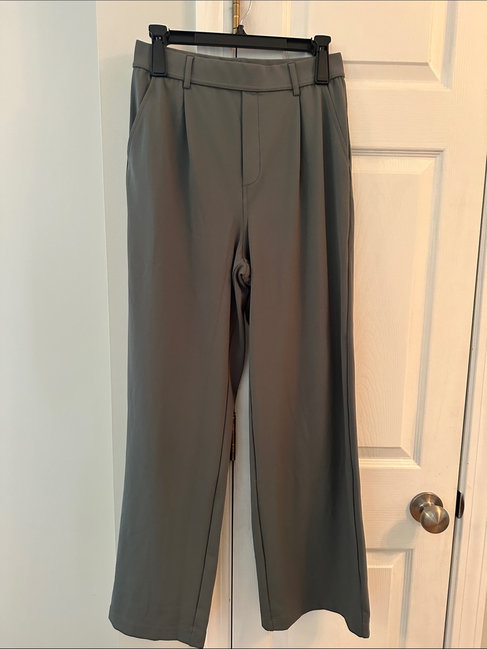 HALARA Wide-Leg Women's Pants NWT!  in Slate Gray/ size Small 29” Inseam